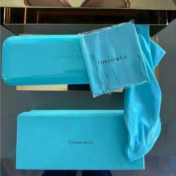 Tiffany oversized gradient cat eye sunglasses with stones- dust bag, case, box - Picture 11 of 14